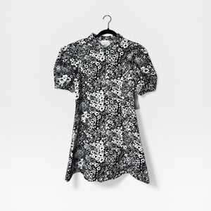 HYACINTH HOUSE Black Floral Front Zip Chrysanthemum Mini Dress (I)